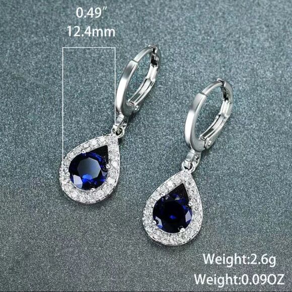 ✨🆕✨ Elegant Chic Silver Plated White Simulated Sapphire Drop Earrings 🌸 ✨ - Picture 5 of 9